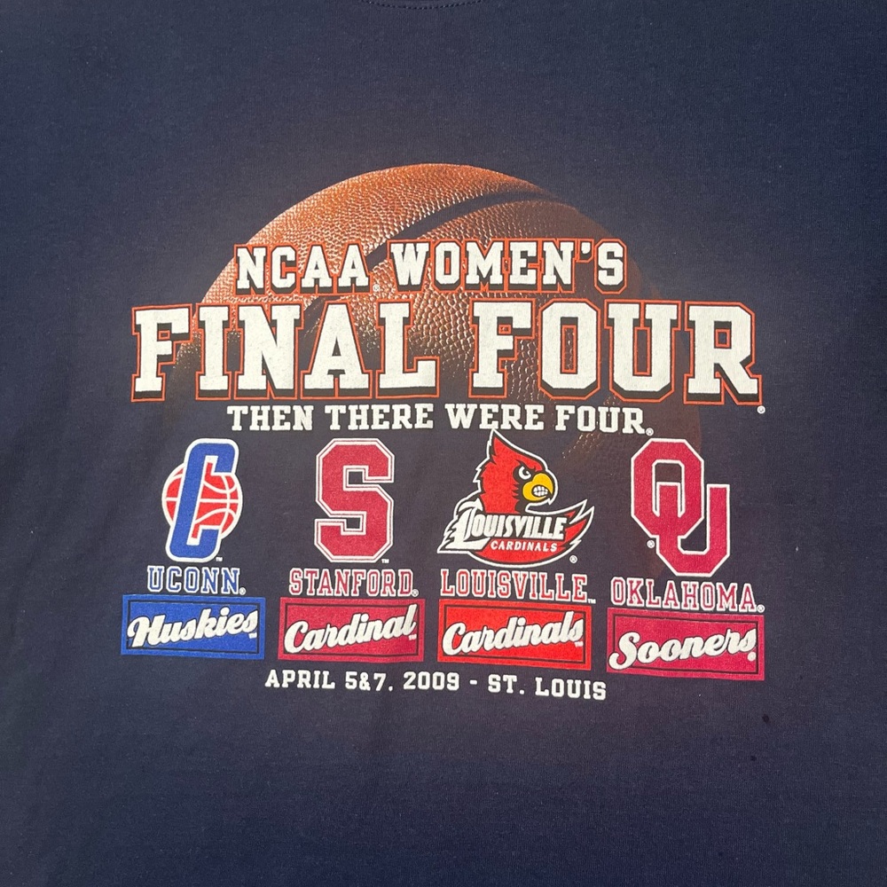 2009 UCONN CONNECTICUT HUSKIES Women's FINAL FOUR - St Louis (LG) T-Shirt NWOT